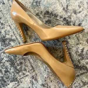 Michael Kors Stud Detail Pump sz 10